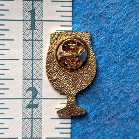 Mystic Cocktail Pin - Picture 2 of 3